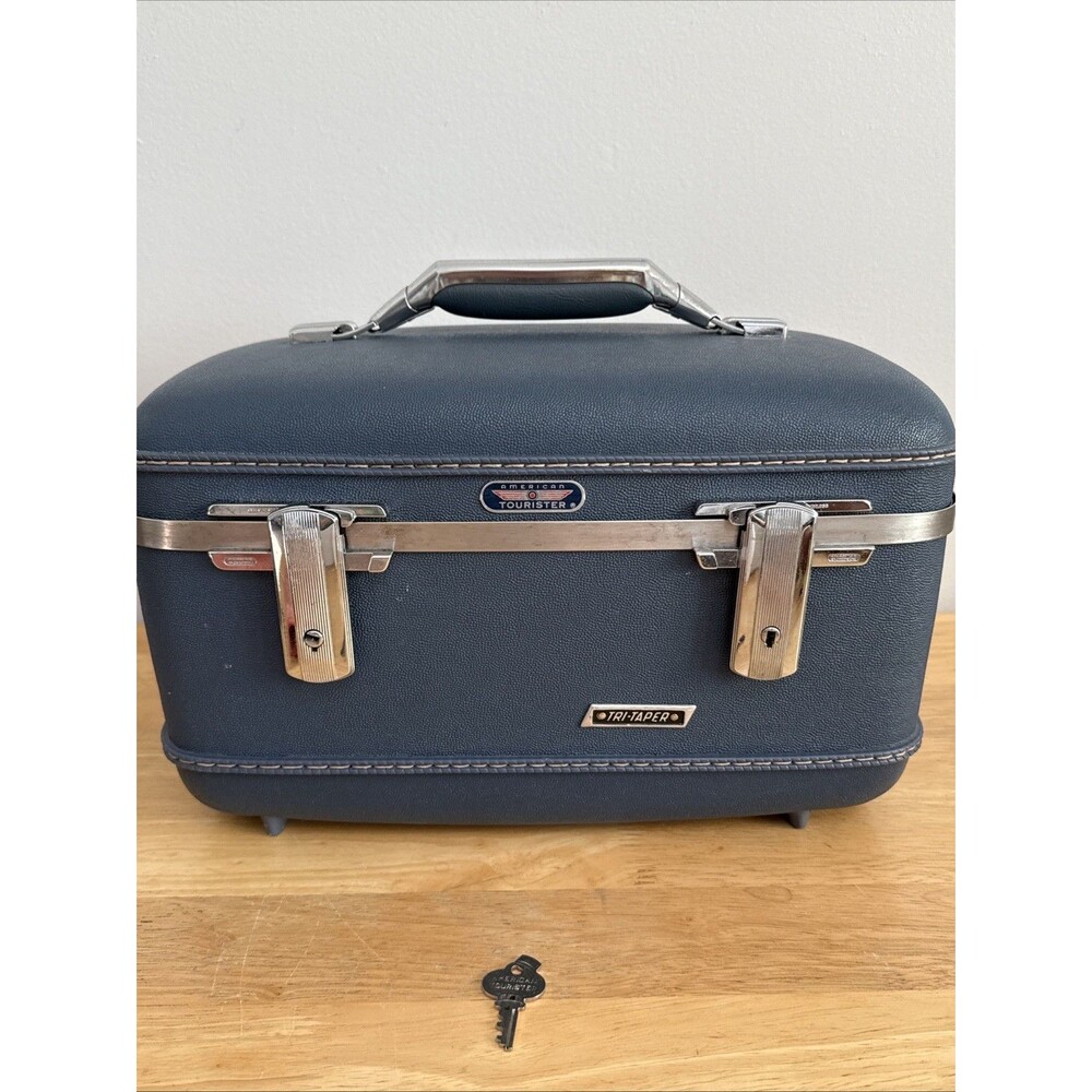 Vintage American Tourister Case With Key Blue Train Carry On Tri Taper - Picture 7 of 13